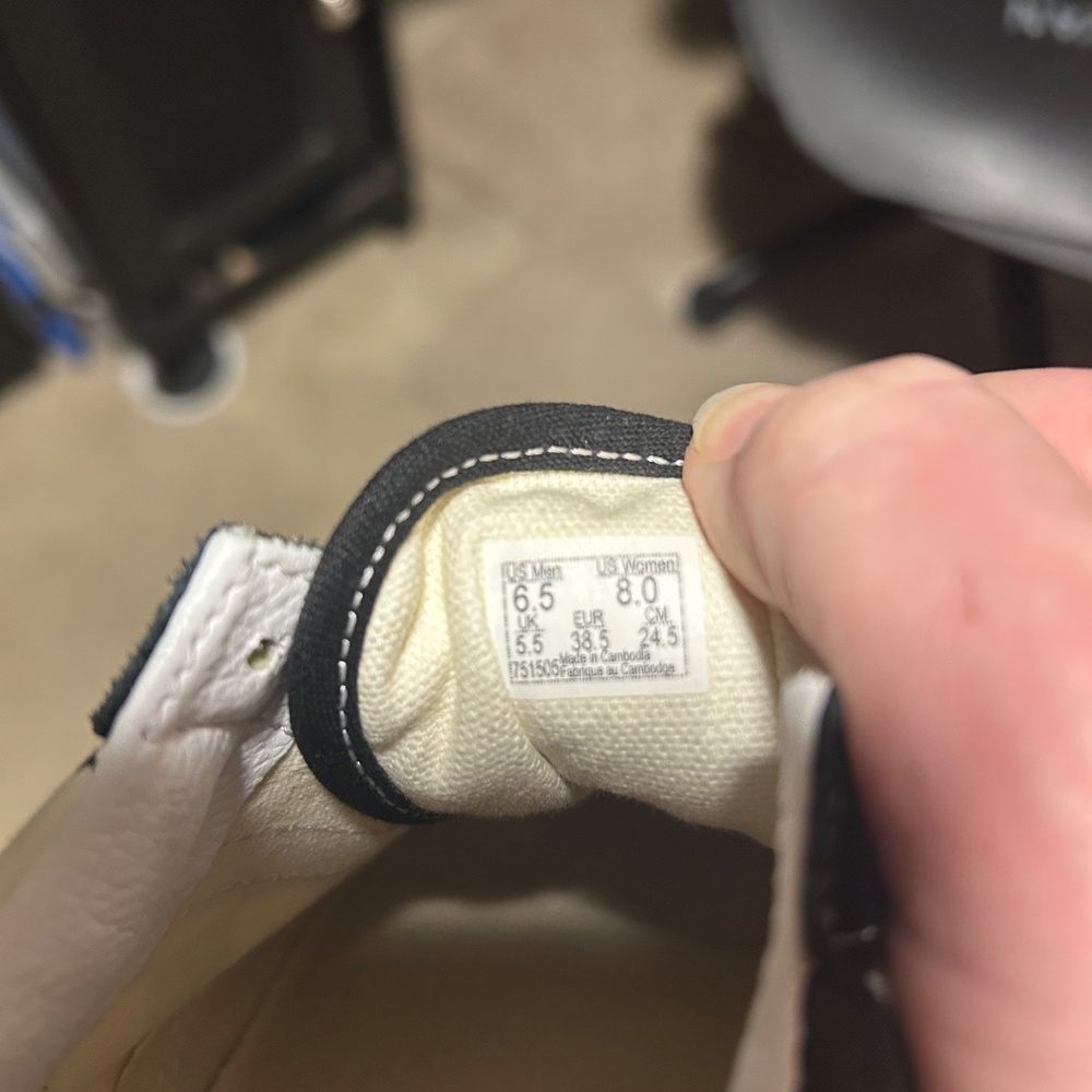 Vans old school checkaboard sneakers. - Picture 3 of 3